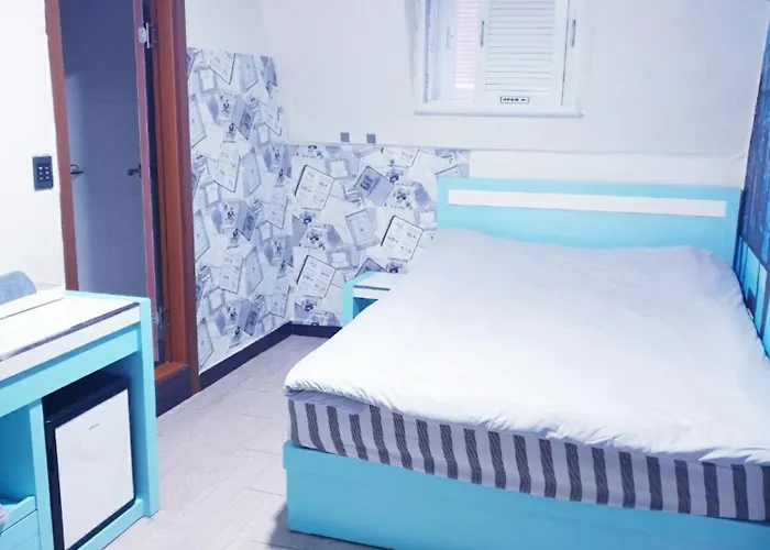 Hostel Long Sinchon Hongdae